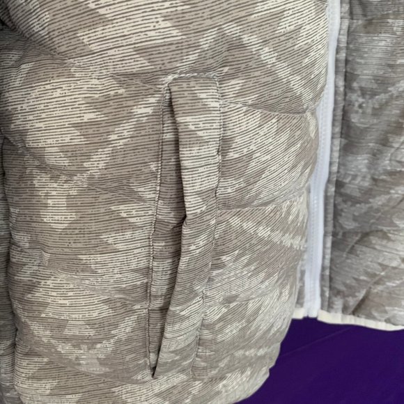 Men's XL Aeropostale Puff Jacket - Picture 3 of 11